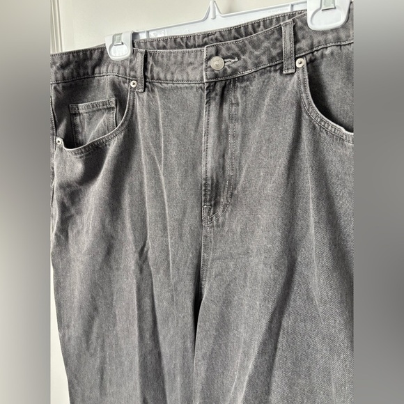 H&M | Divided Baggy Grey Jeans | Size 16 - Picture 3 of 9